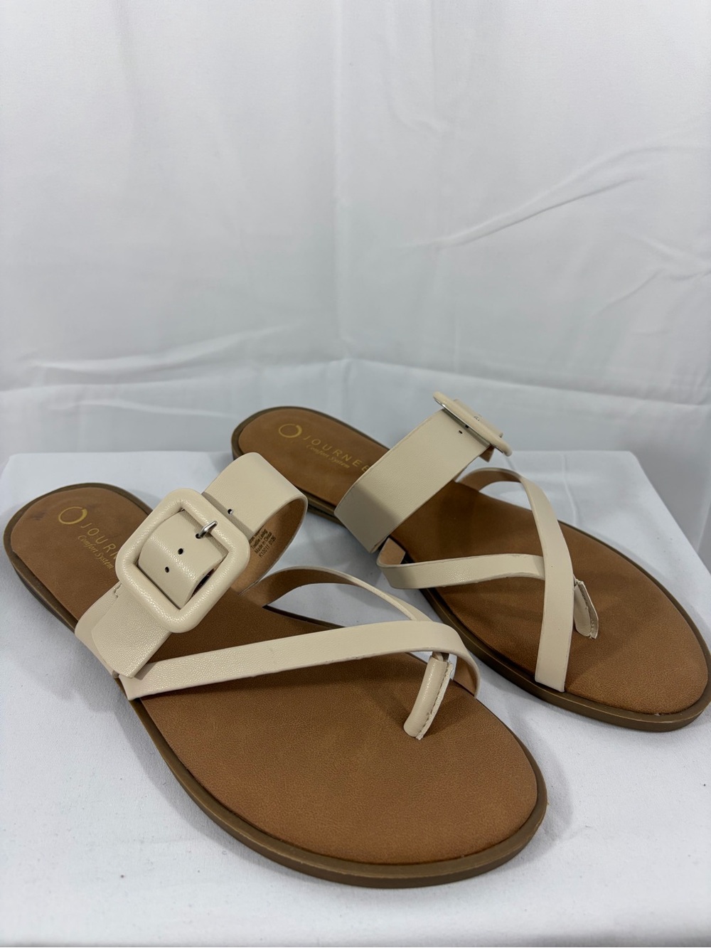 NWT Journee Collection Women’s Size 12 Tan Buckle Toe-Loop Sandals